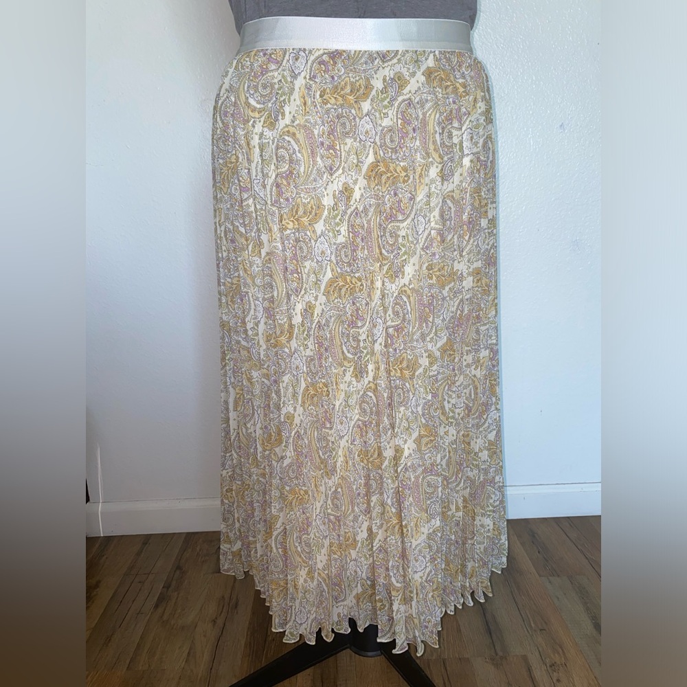 Ladies Pleated Skirt